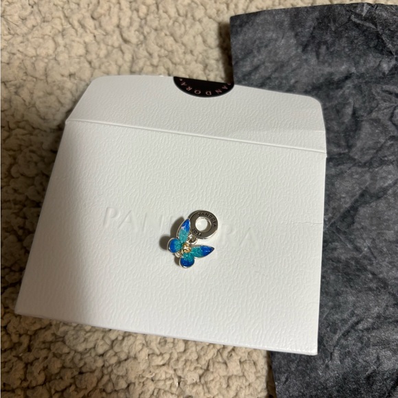 🌸 Pandora 🌸 2024 Butterfly dangle charm - Picture 6 of 8